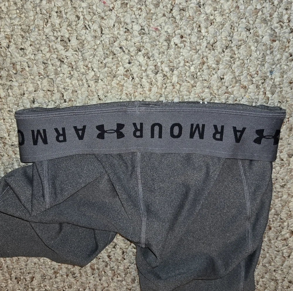Under Armour Capris Leggings Women's Size Medium